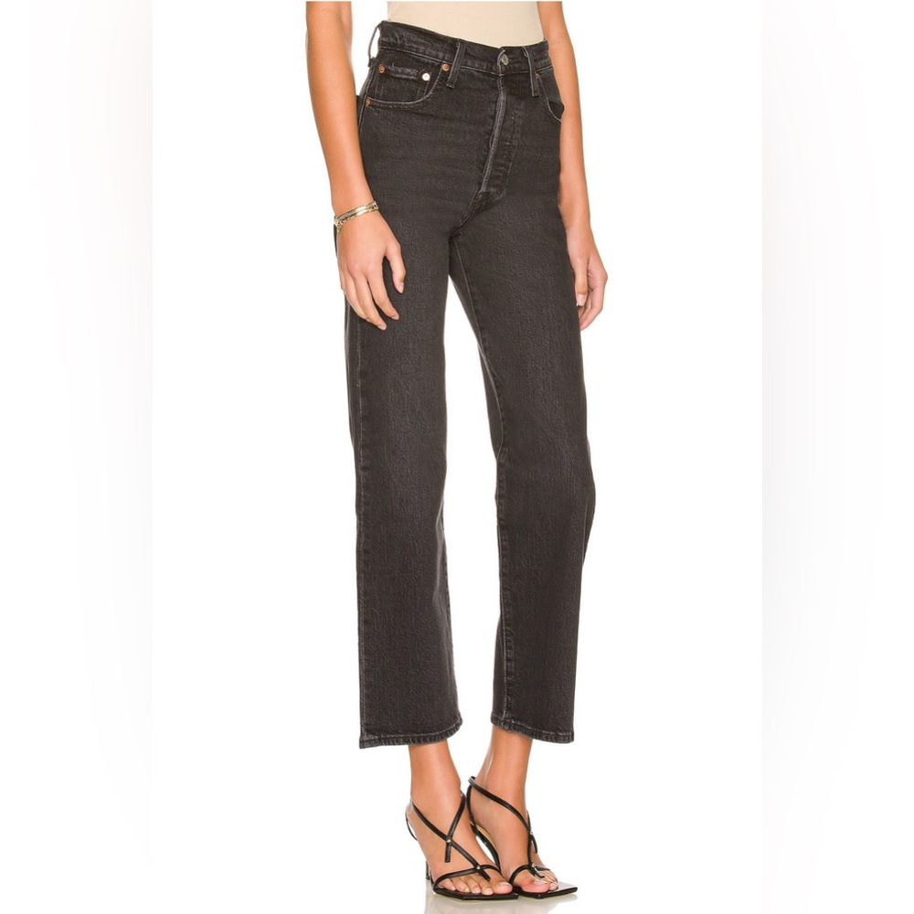 Levi’s Ribcage Straight Ankle Jeans - Picture 2 of 4